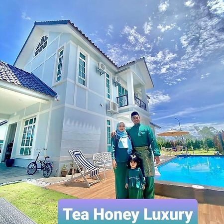 Villa Tea Honey Luxury à Malacca Extérieur photo