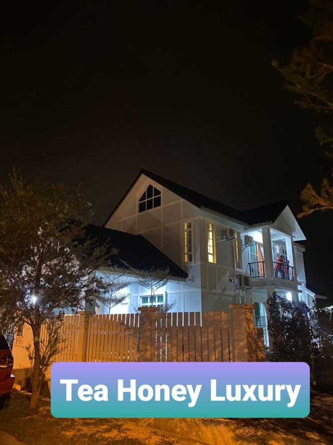Villa Tea Honey Luxury à Malacca Extérieur photo