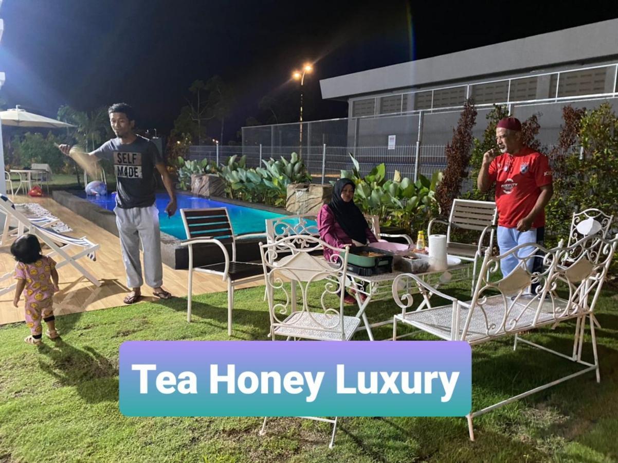Villa Tea Honey Luxury à Malacca Extérieur photo