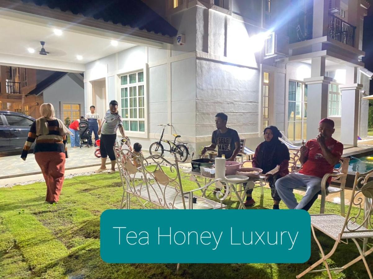 Villa Tea Honey Luxury à Malacca Extérieur photo