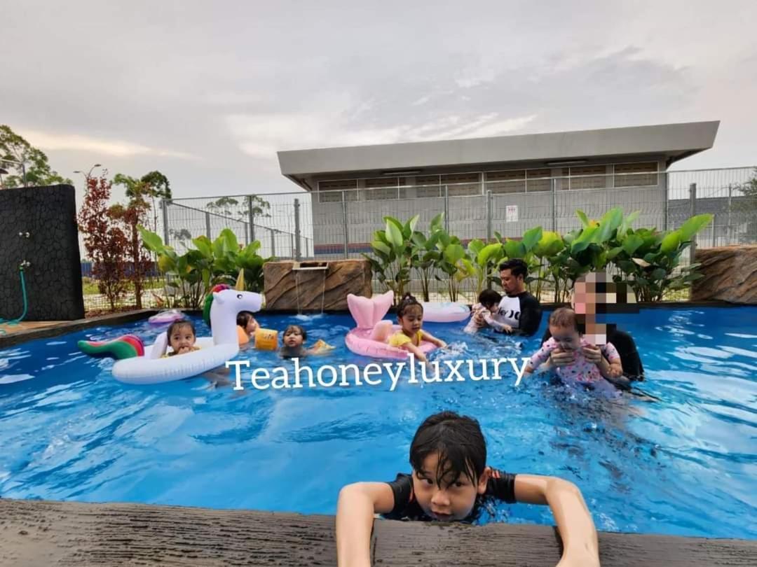Villa Tea Honey Luxury à Malacca Extérieur photo
